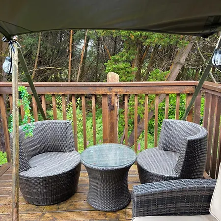 Luxury Tree Glamping Safari Tent كيلارني